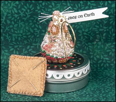 JN328 Gingerbread Peace Mouse Facing Back JN328 Gingerbread Peace Mouse Facing Back
